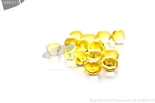 Image of yellow gelatin pills 