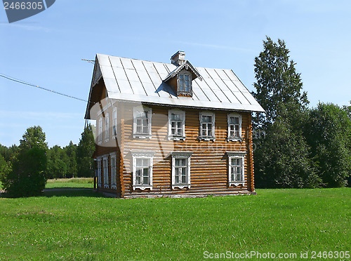 Image of log house 