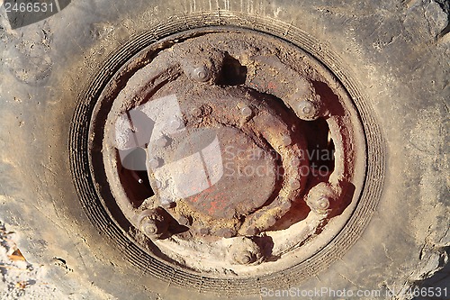 Image of tire with rusty wheel