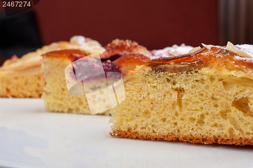 Image of pie with apple, pear and plum