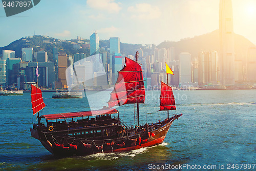 Image of Chinese sailing ship in Hong Kong Victoria Habour 