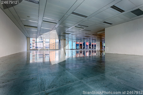 Image of Large modern empty floor