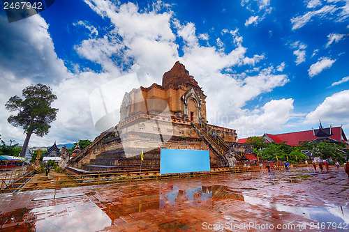 Image of chedi luang temple in chiang mai 