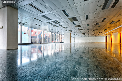 Image of Large modern empty floor