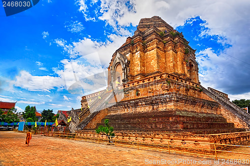 Image of chedi luang temple in chiang mai 