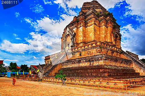 Image of chedi luang temple in chiang mai 