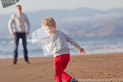 Image of family at the beach