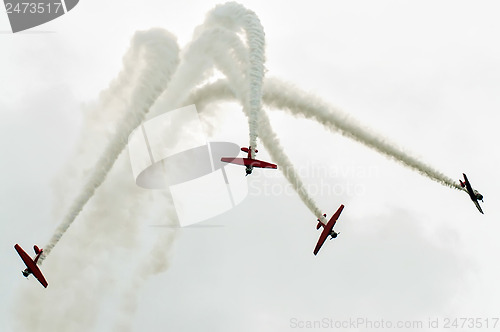 Image of airplanes at airshow