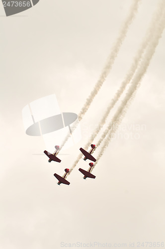 Image of airplanes at airshow