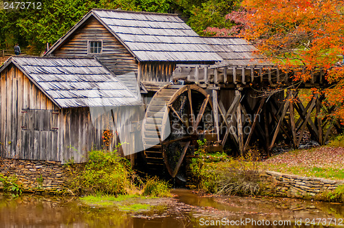 Image of Virginia's Mabry Mill on the Blue Ridge Parkway in the Autumn se