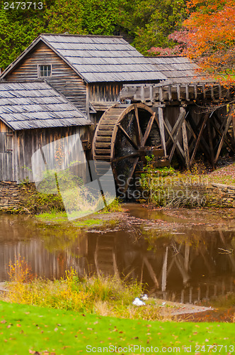 Image of Virginia's Mabry Mill on the Blue Ridge Parkway in the Autumn se