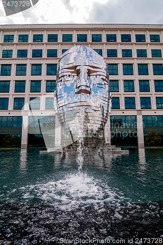 Image of Metalmorphosis Mirror Fountain by, David ?erný