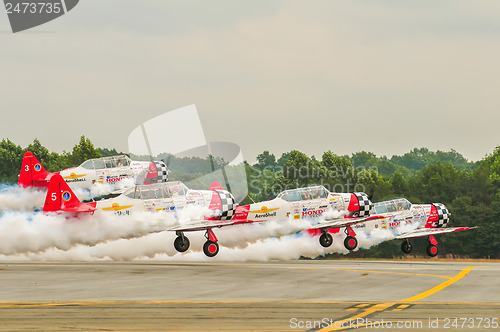 Image of airplanes at the airshow