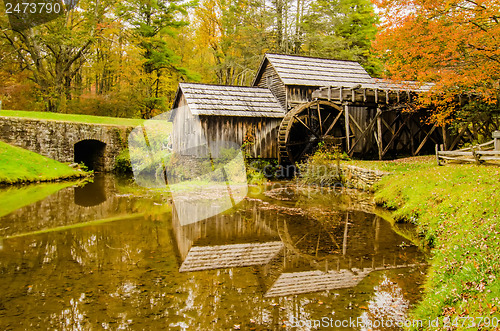 Image of Virginia's Mabry Mill on the Blue Ridge Parkway in the Autumn se