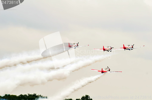 Image of airplanes at airshow