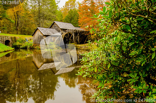 Image of Virginia's Mabry Mill on the Blue Ridge Parkway in the Autumn se