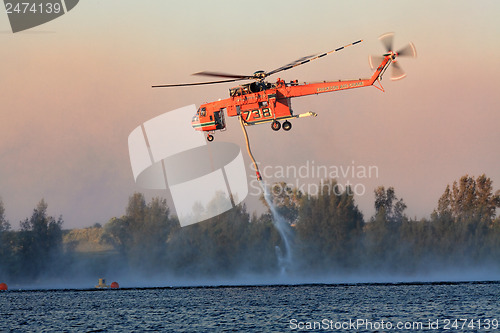 Image of Air Crane fighting bush fires