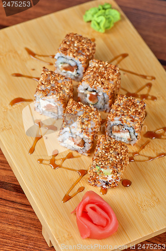 Image of sesame sushi rolls