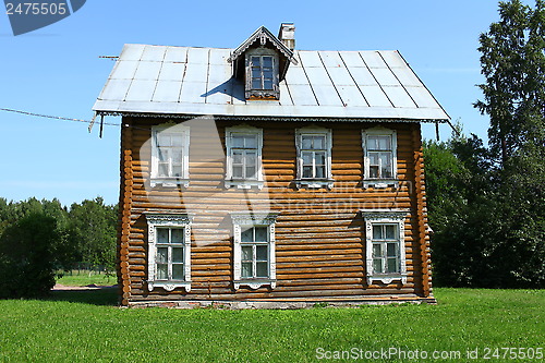 Image of log house