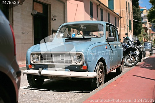 Image of Old damaged car