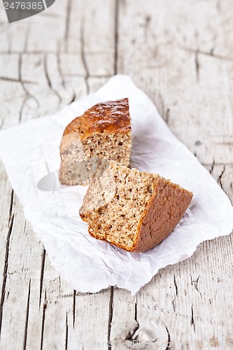 Image of two pieces of cereal bread