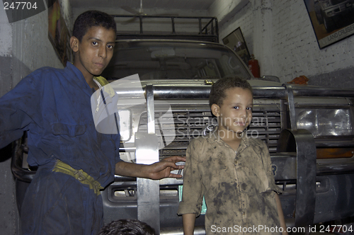 Image of Egyptian car workshop