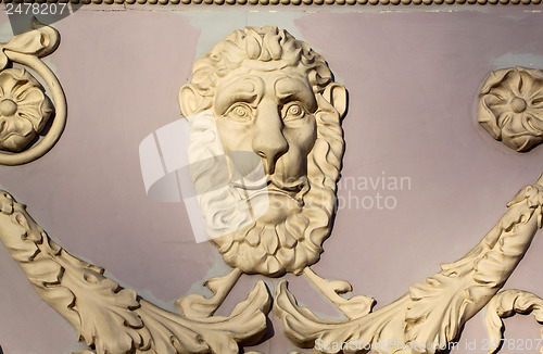 Image of bas-relief of a lion on the wall