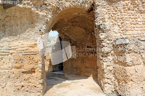 Image of The passage in the stone wall