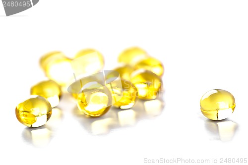 Image of yellow gelatin pills 