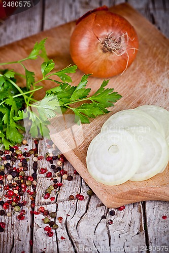 Image of fresh onions, parsley and peppercorns