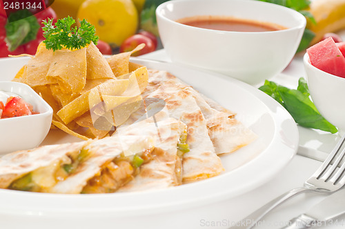 Image of original Mexican quesadilla de pollo