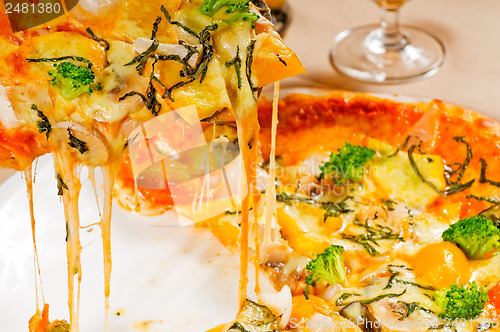 Image of vegetarian pizza