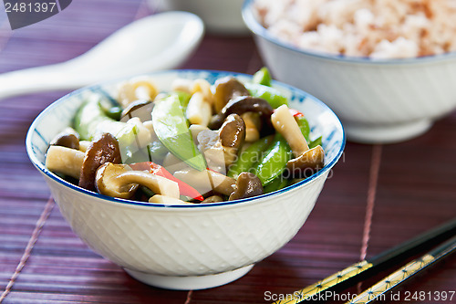 Image of Stirred fried pea with mushroom