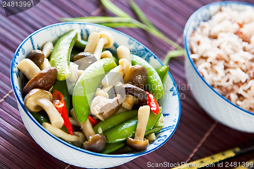 Image of Stirred fried pea with mushroom