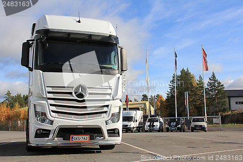 Image of White Mercedes-Benz Actros Truck