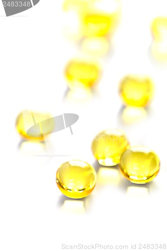 Image of yellow gelatin pills 