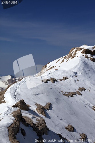 Image of Snow ridge and footpath to the top