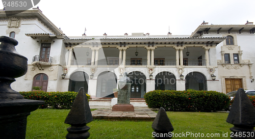 Image of spanish moorish archtecture