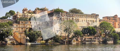 Image of palace and lake in Udaipur India