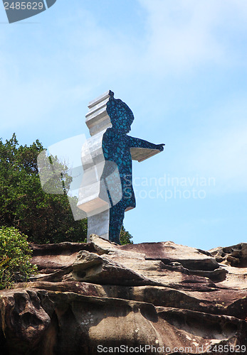 Image of Sculpture by the Sea exhibit at Bondi Australia