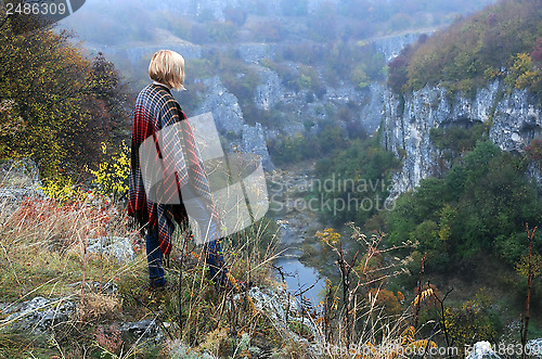 Image of Lady on the Edge of Emen Canyon