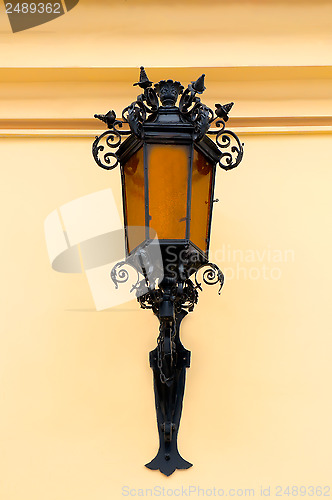 Image of Street lamp on the wall.