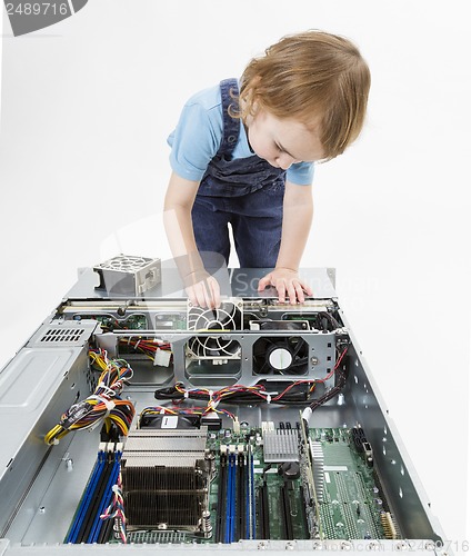 Image of child swapping fan on server