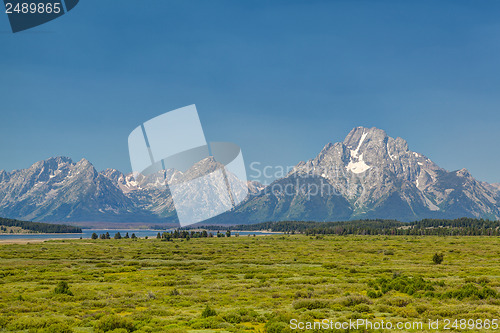 Image of Teton mountains in Wyoming, USA.