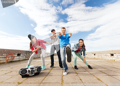 Image of group of teenagers dancing