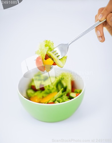 Image of bowl of salad with vegetables