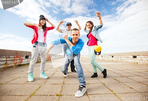 Image of group of teenagers dancing