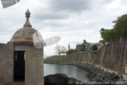 Image of sentry post at the wall el morro