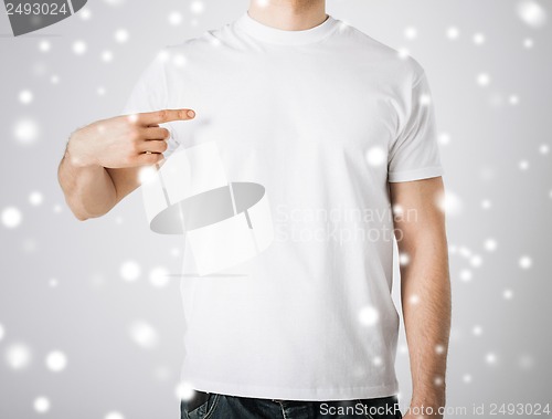 Image of man in blank white t-shirt