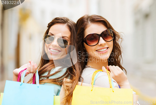 Image of girls with shopping bags in ctiy